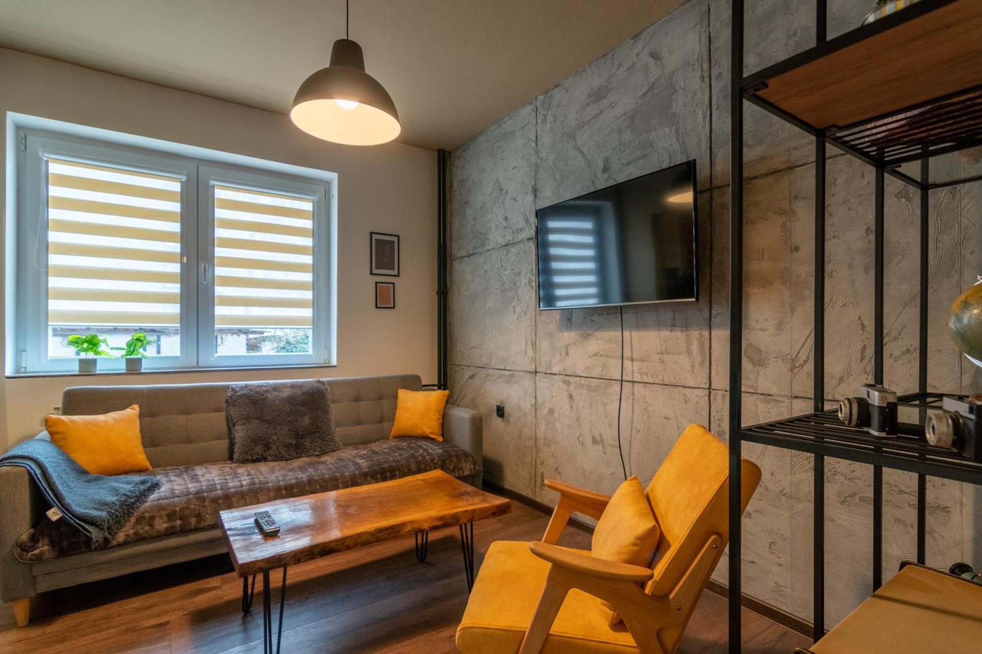 • Skopje Downtown ǀ 2 Bedrooms ǀ Parking • Exterior photo