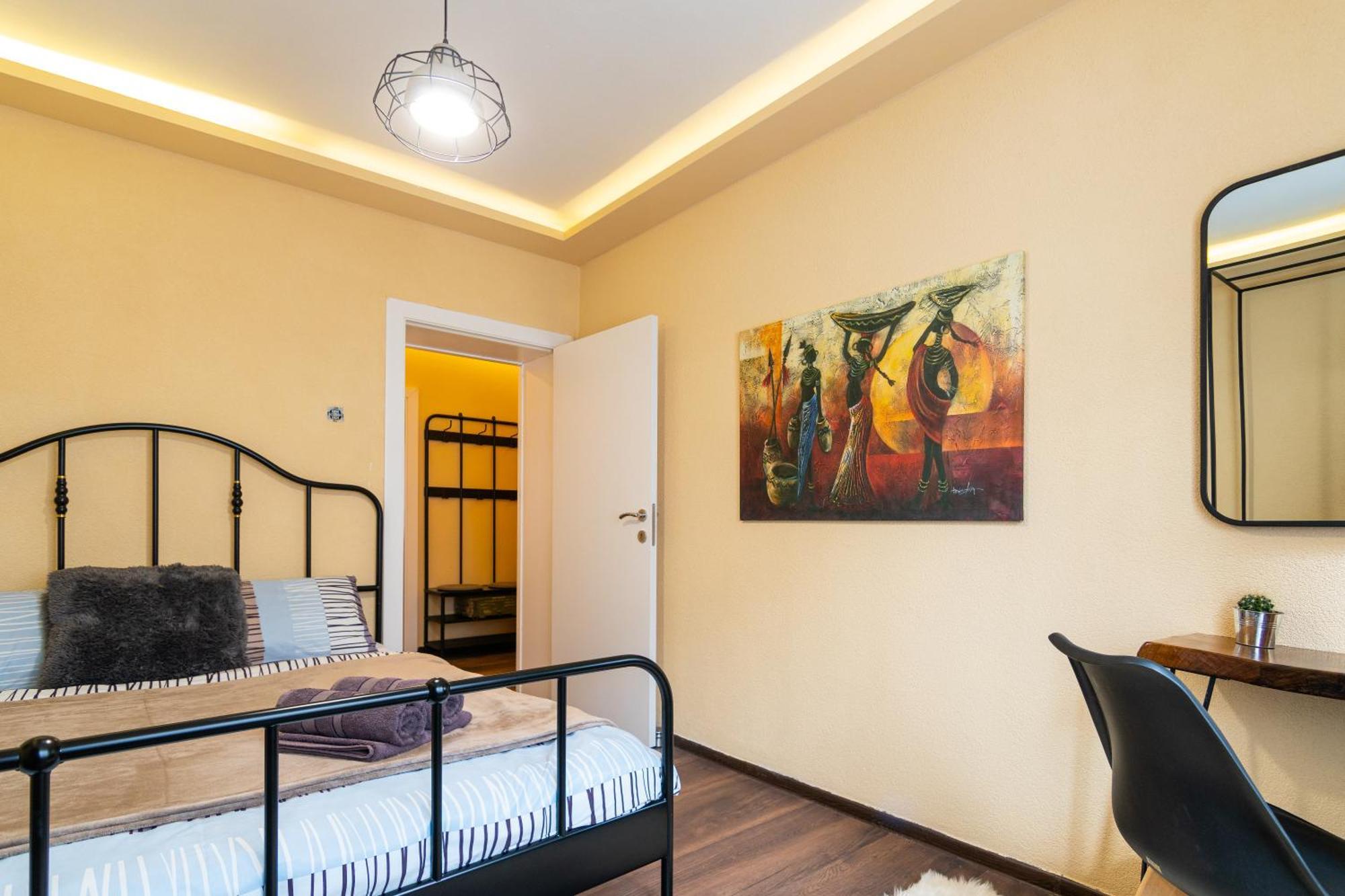 • Skopje Downtown ǀ 2 Bedrooms ǀ Parking • Exterior photo